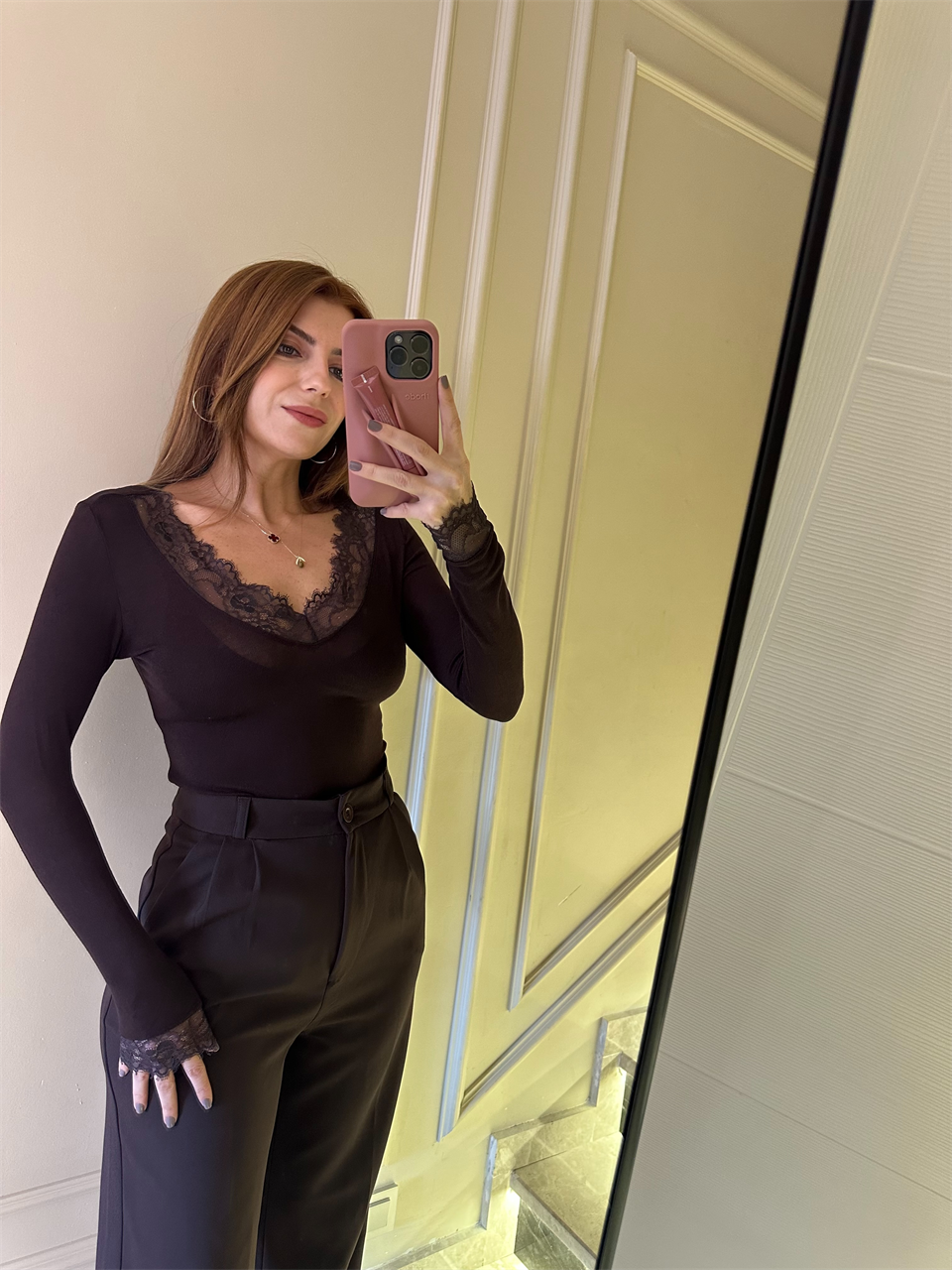 Acı Kahve V Yaka Dantel Viskon Bluz