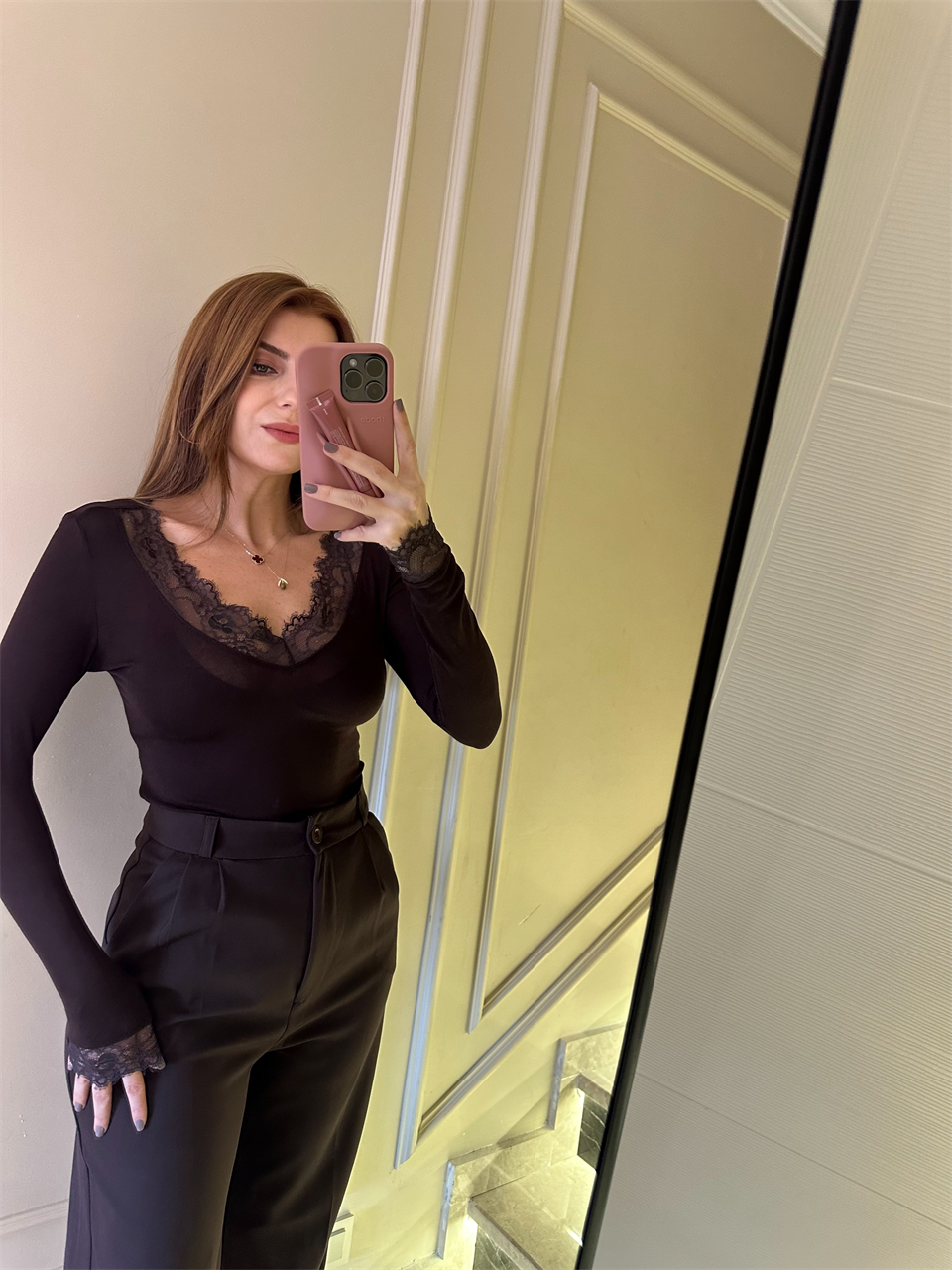 Acı Kahve V Yaka Dantel Viskon Bluz