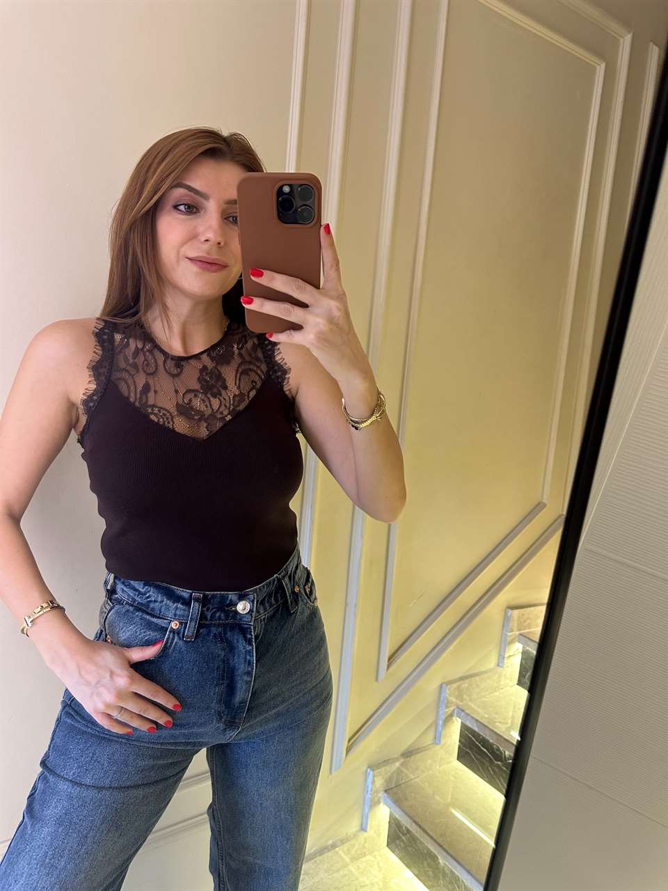 Acı Kahve Yakası Dantel Detaylı Triko Atlet