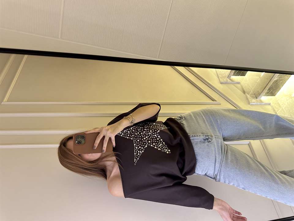 Acı Kahve Yıldız Baskı Kayık Yaka Bluz