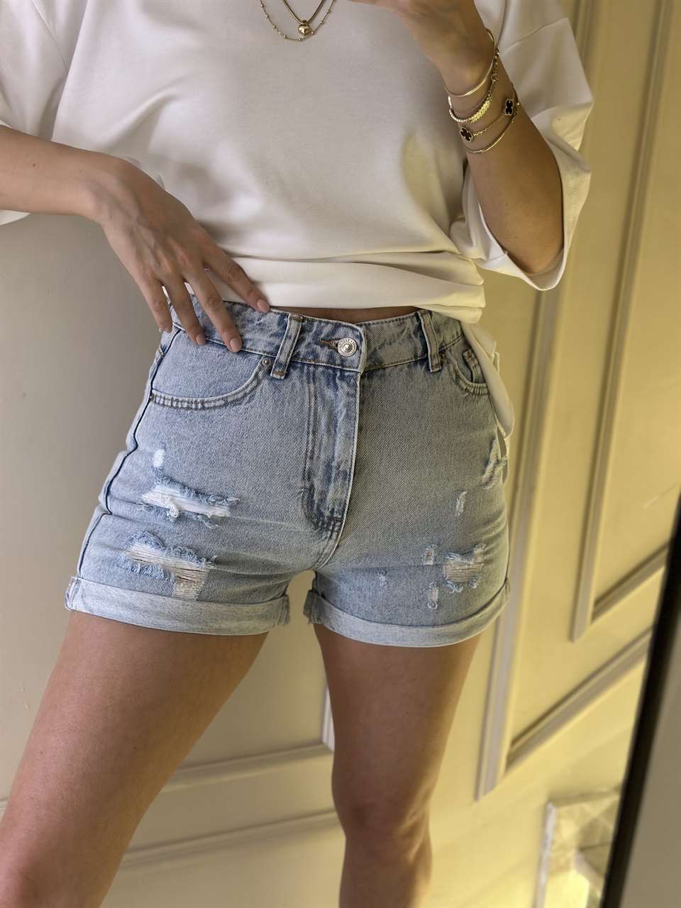 Açık Kar Yıkama Lazerli Paça Katlama Kot Şort