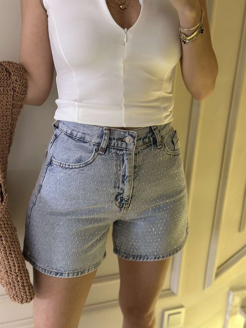 Açık Kar Yıkama Ön Sıra Taşlı Şort