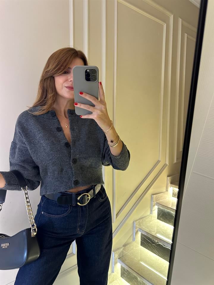 Antrasit Düğmeli Yün Crop Hırka