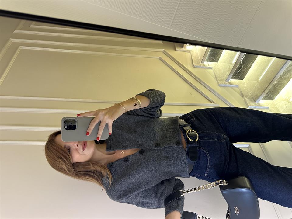 Antrasit Düğmeli Yün Crop Hırka