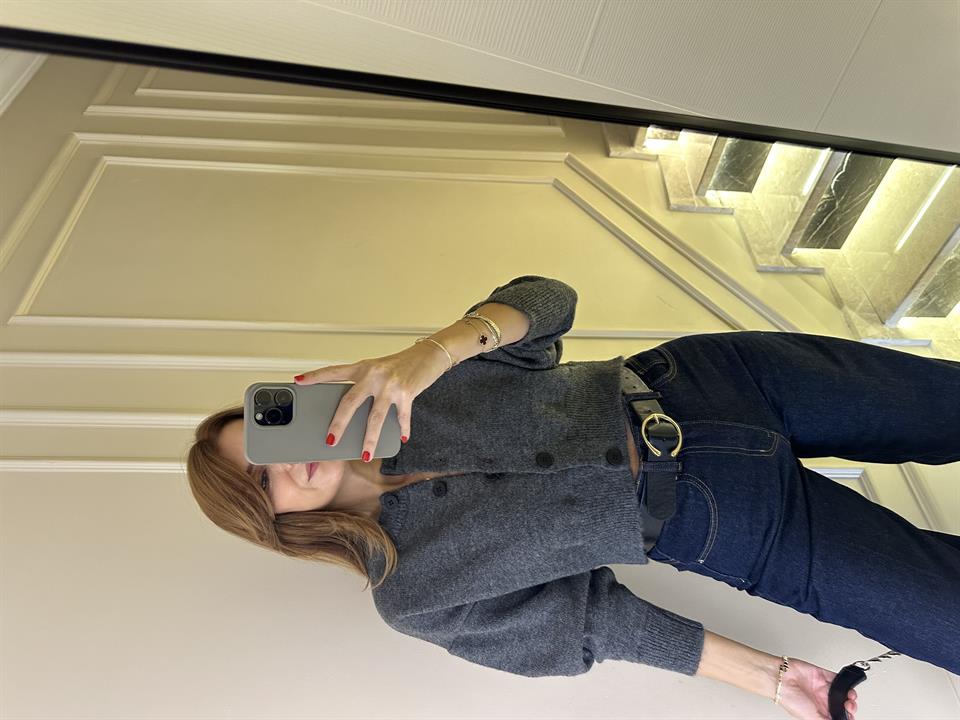 Antrasit Düğmeli Yün Crop Hırka