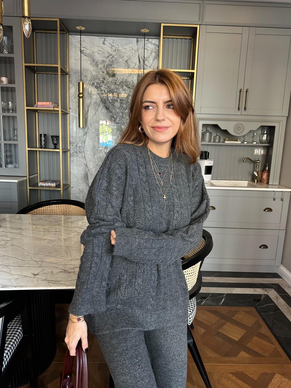 Antrasit Saç Örgü Salaş Triko Kazak