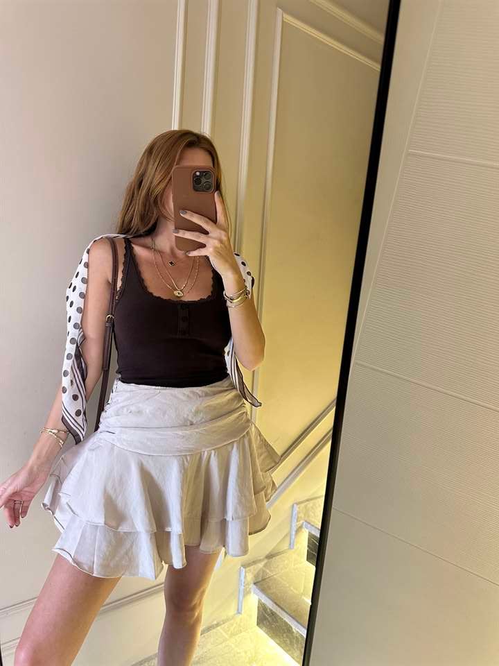 Bej Büzgülü Şortlu Etek