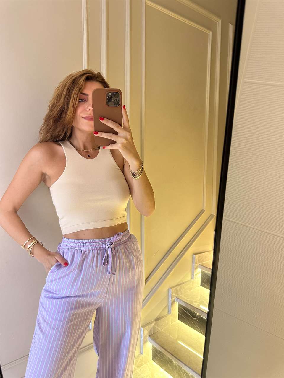 Bej Kolsuz Crop Top