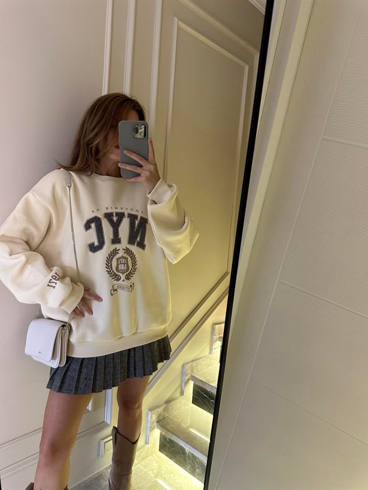 Bej NYC Nakışlı Sweatshirt