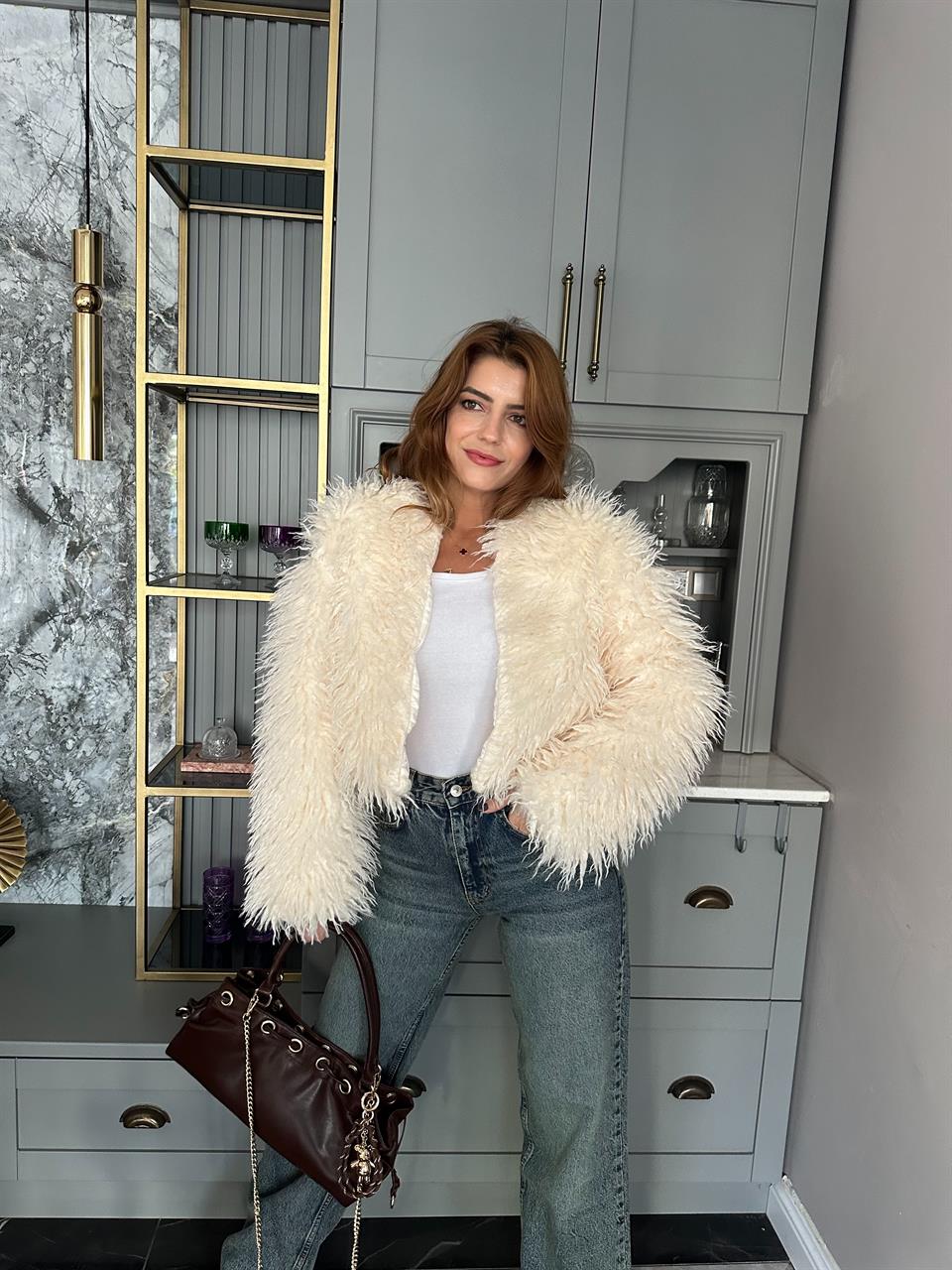 Bej Püsküllü Kürk Ceket