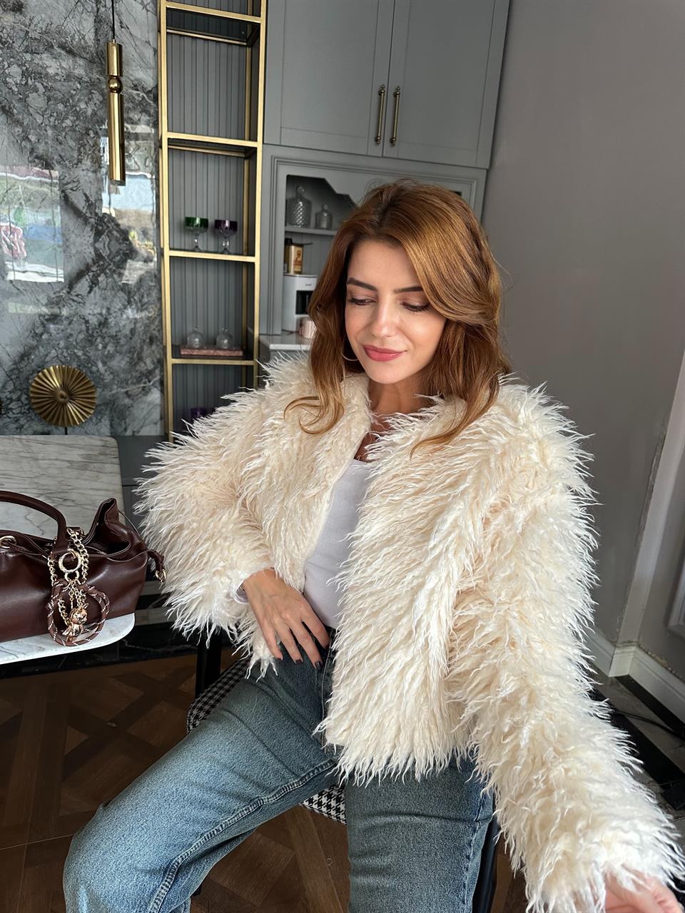 Bej Püsküllü Kürk Ceket