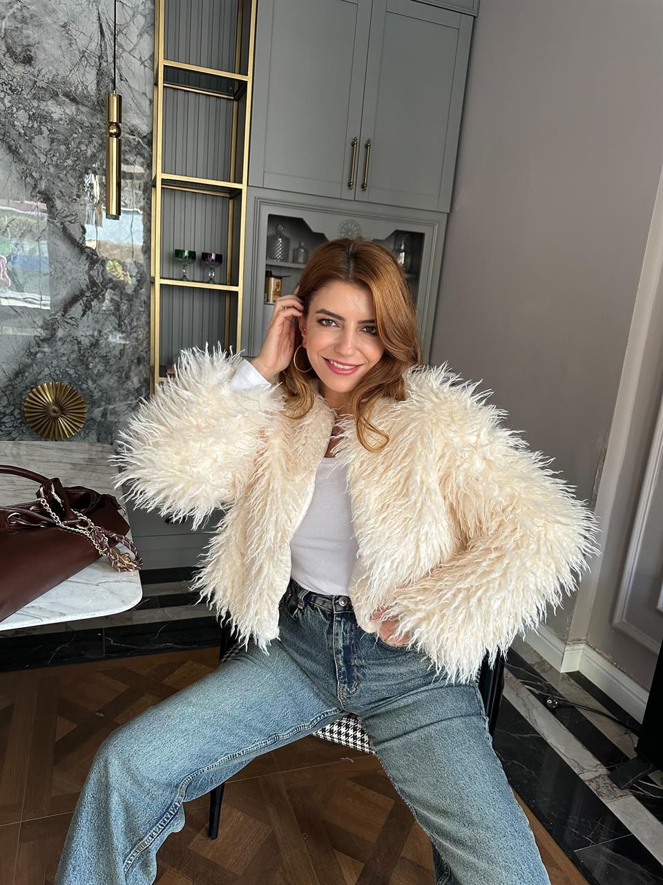 Bej Püsküllü Kürk Ceket