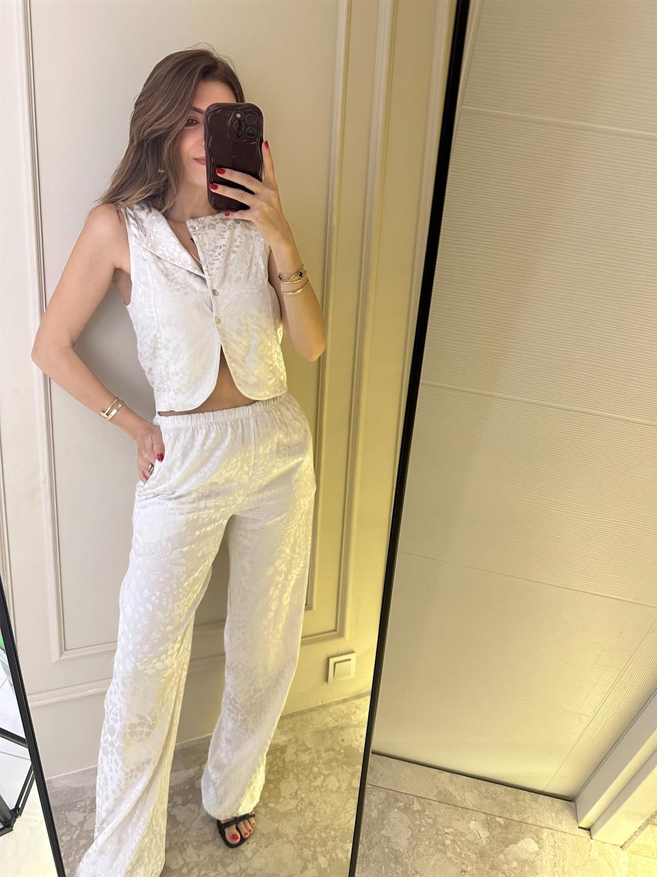 Bej Saten Leo Yelek Pantolon Takım