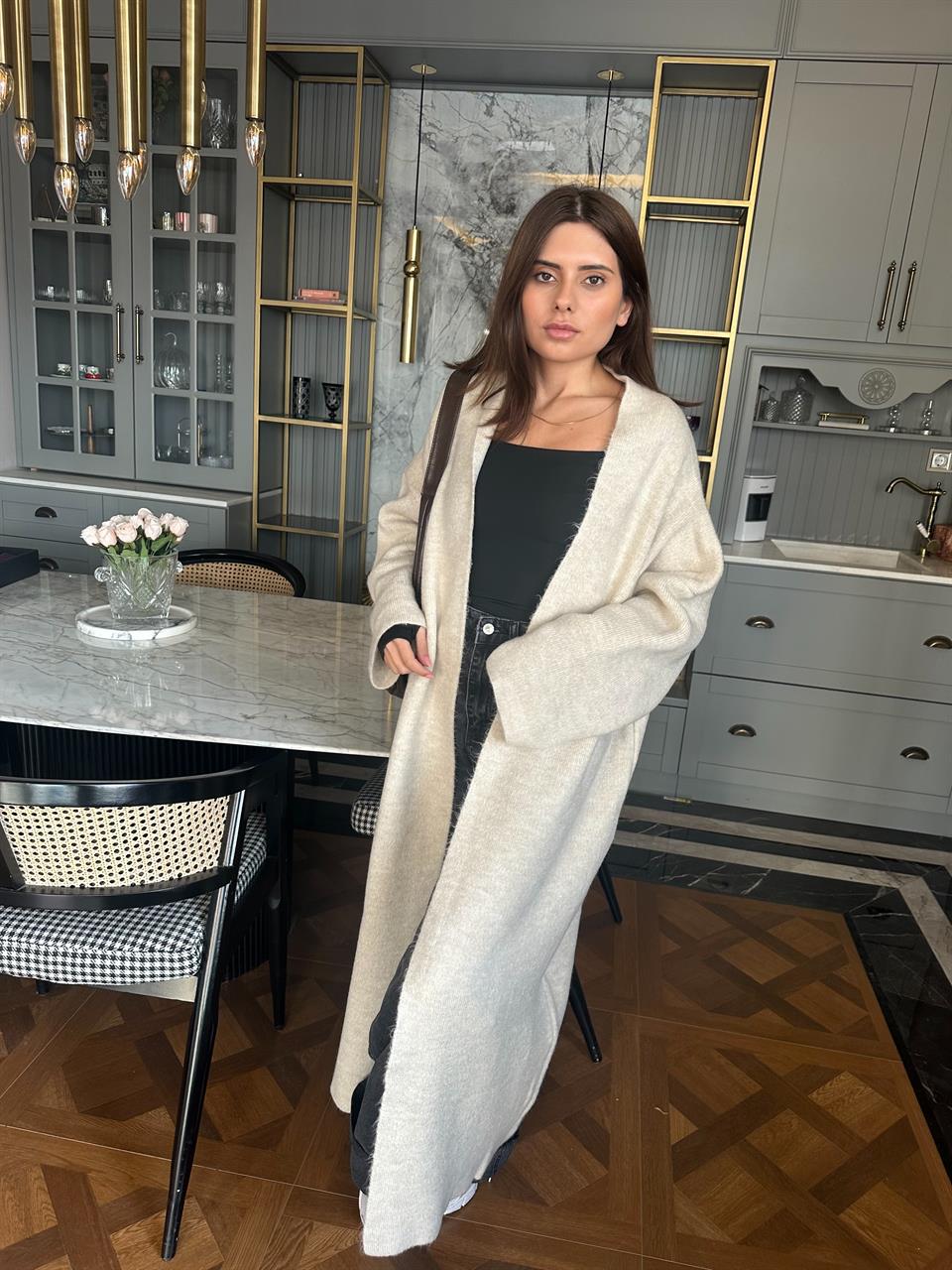 Bej Uzun Kalın Triko Hırka