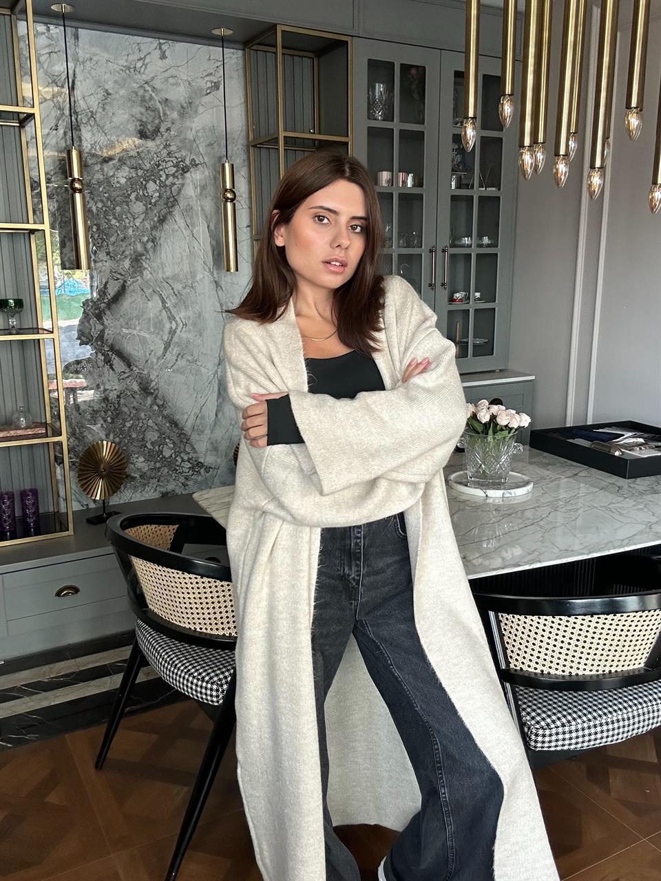 Bej Uzun Kalın Triko Hırka