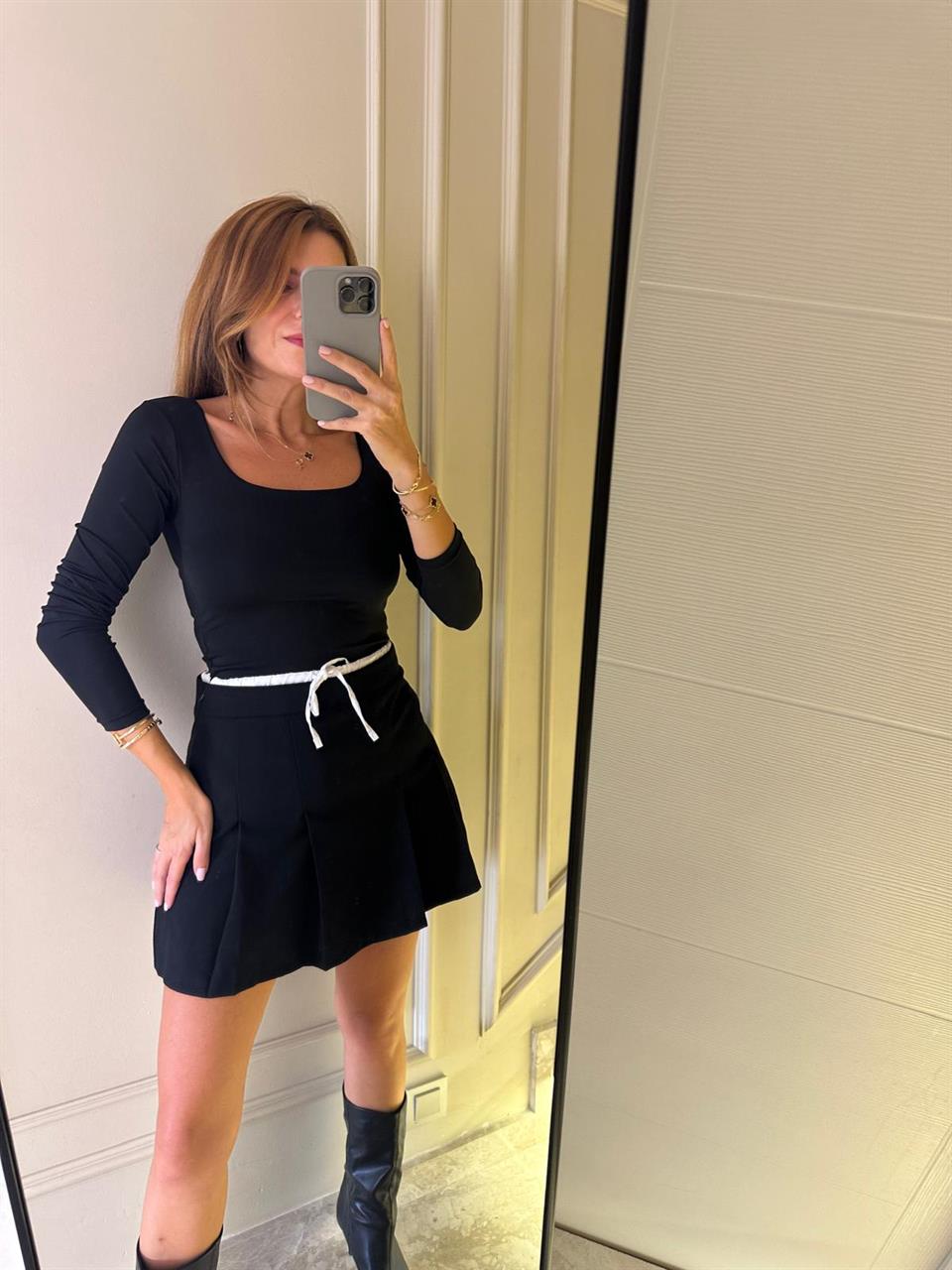 Bel Şerit Detay Pileli Mini Etek