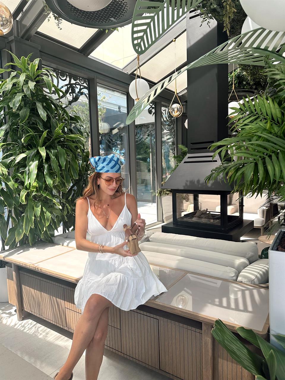 Beyaz Arkası Bağcıklı Keten Elbise