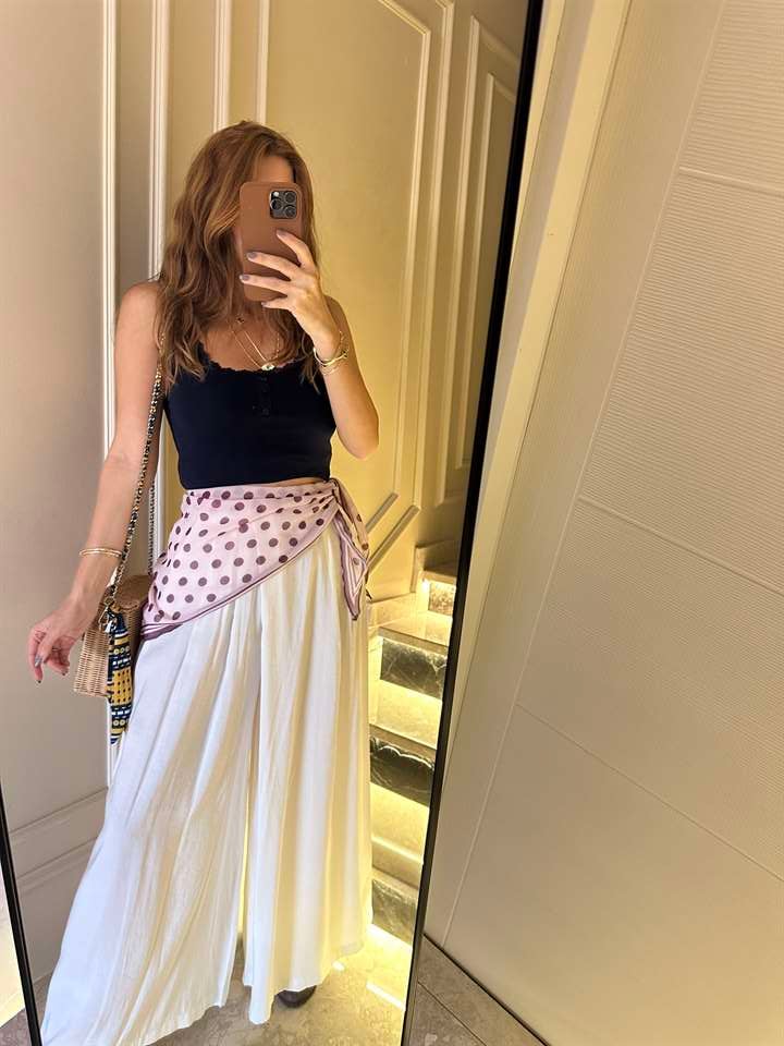 Beyaz Asimetrik Bol Paça Pantolon