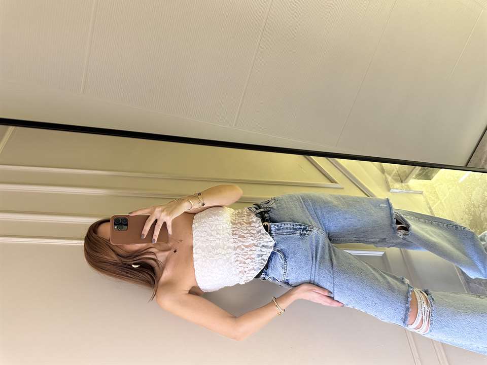 Beyaz Asimetrik Gipeli Straplez Bluz