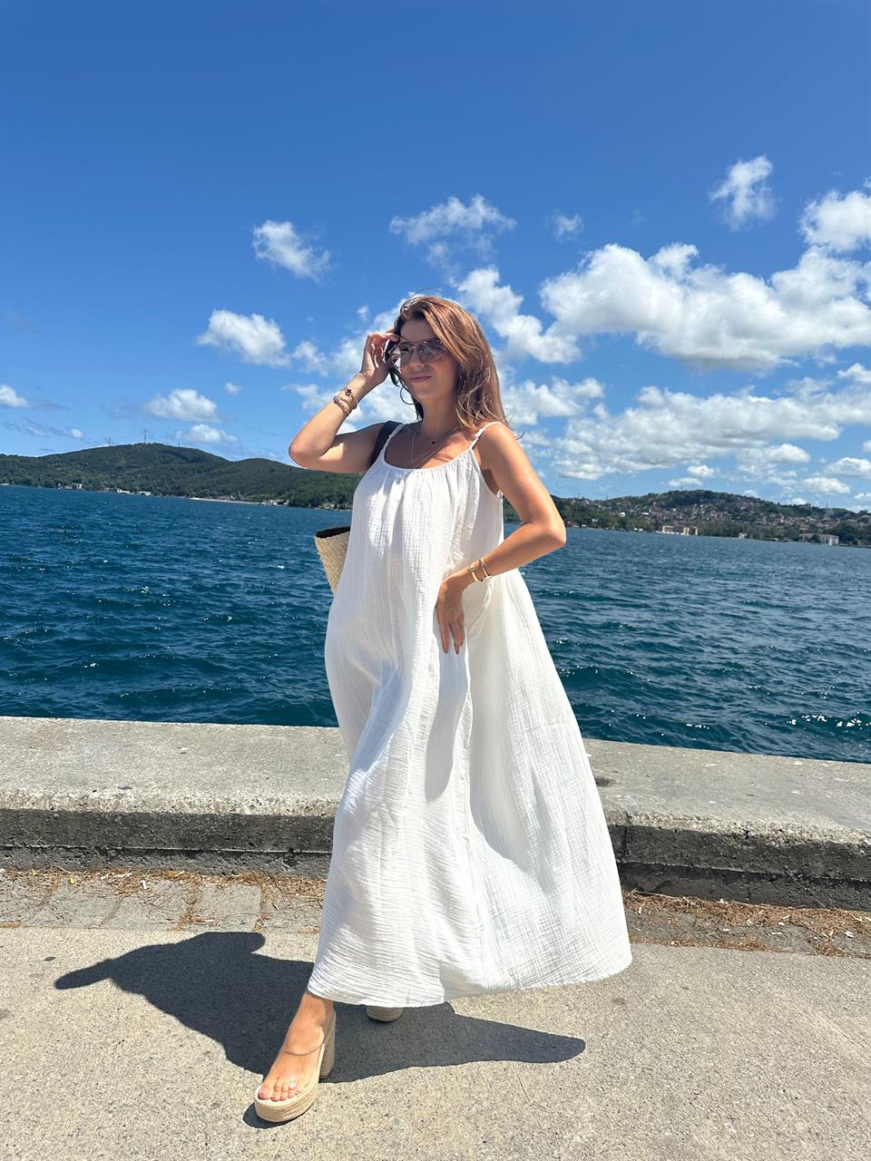 Beyaz Askılı Müslin Kumaş Elbise