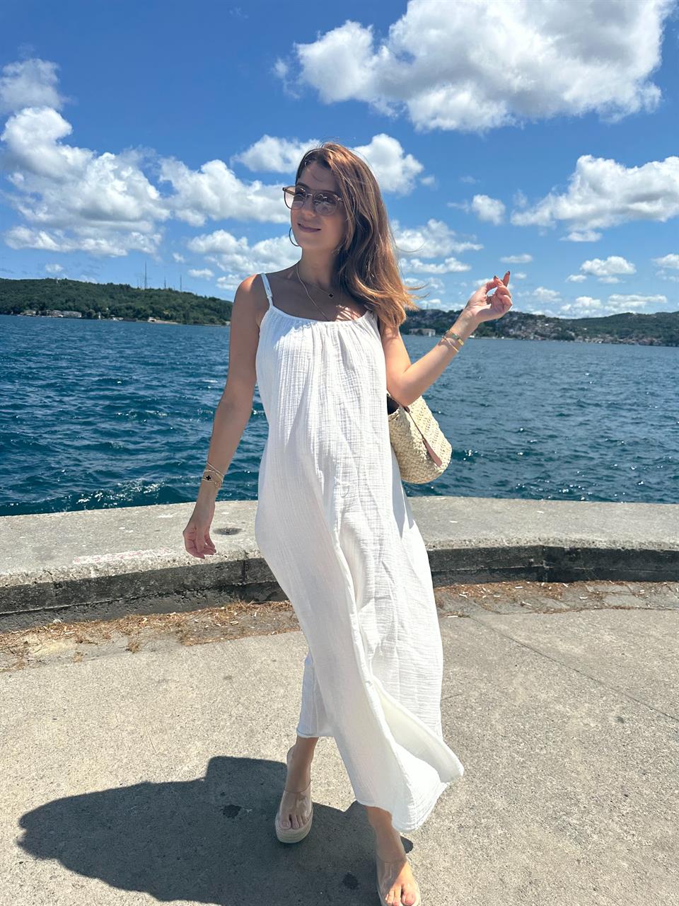 Beyaz Askılı Müslin Kumaş Elbise