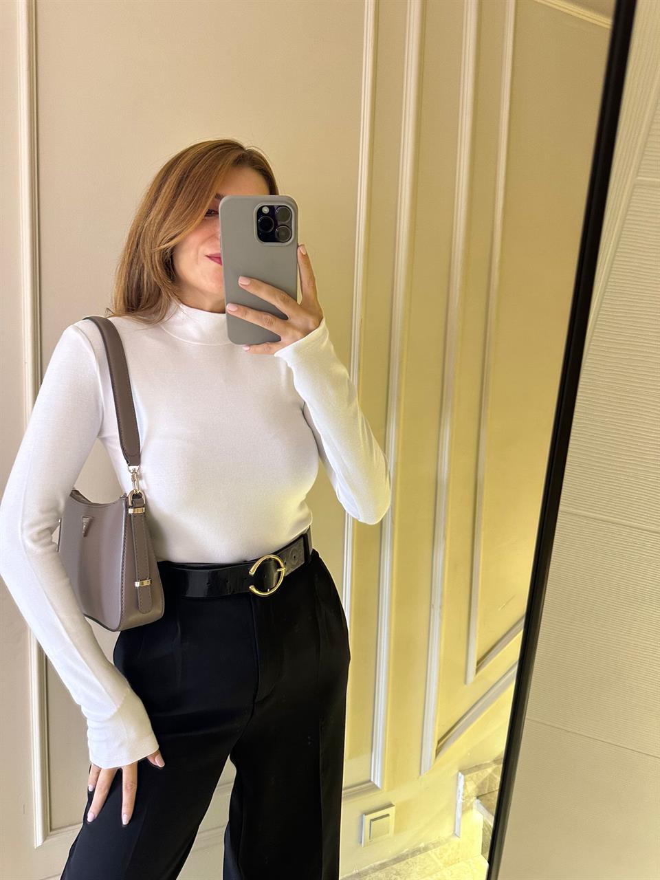 Beyaz Balıkçı Yaka Uzun Kol Bluz