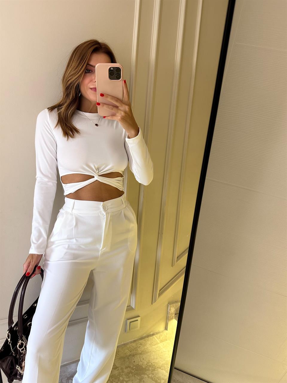 Beyaz Bel Dekolte Sandy Bluz