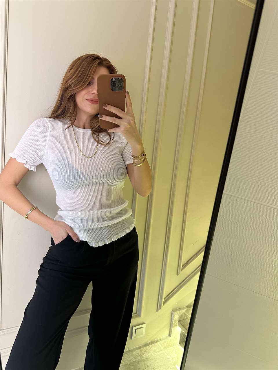 Beyaz Bisiklet Yaka Fırfırlı İnce Triko Bluz
