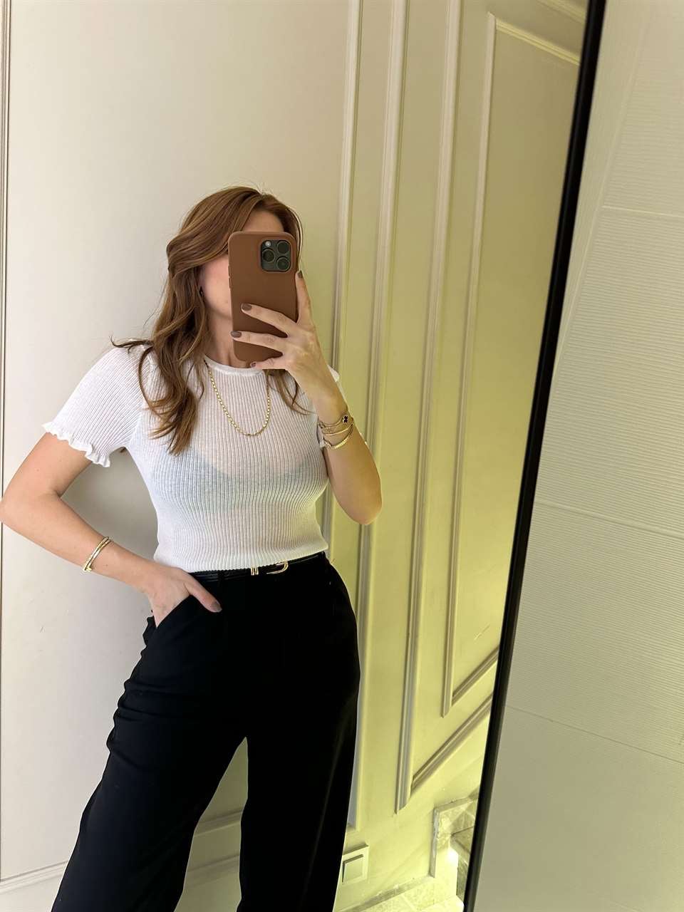 Beyaz Bisiklet Yaka Fırfırlı İnce Triko Bluz