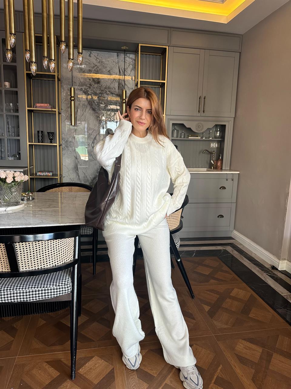 Beyaz Bol Paça Triko Pantolon