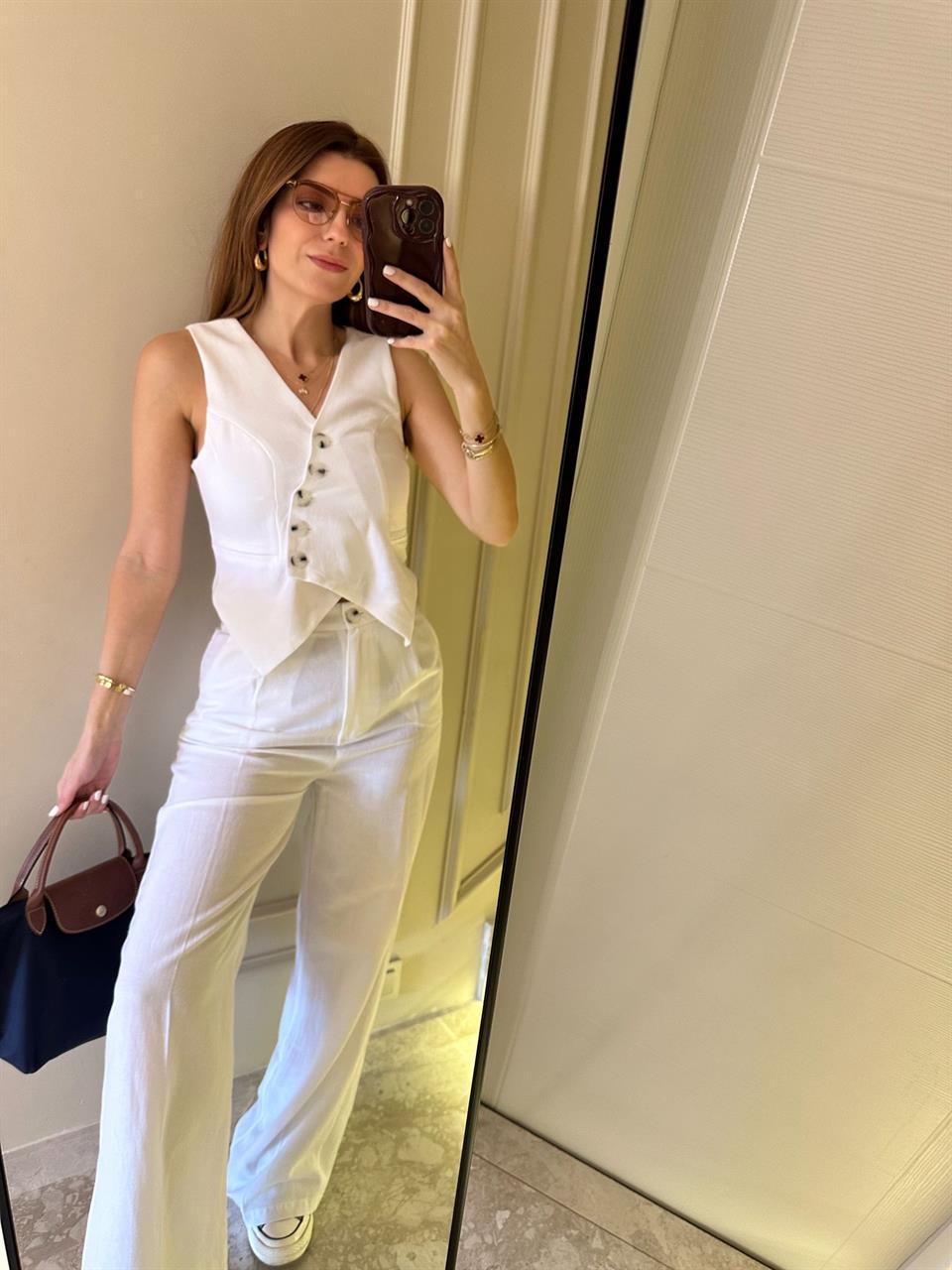 Beyaz Çapraz Düğmeli Yelekli Takım