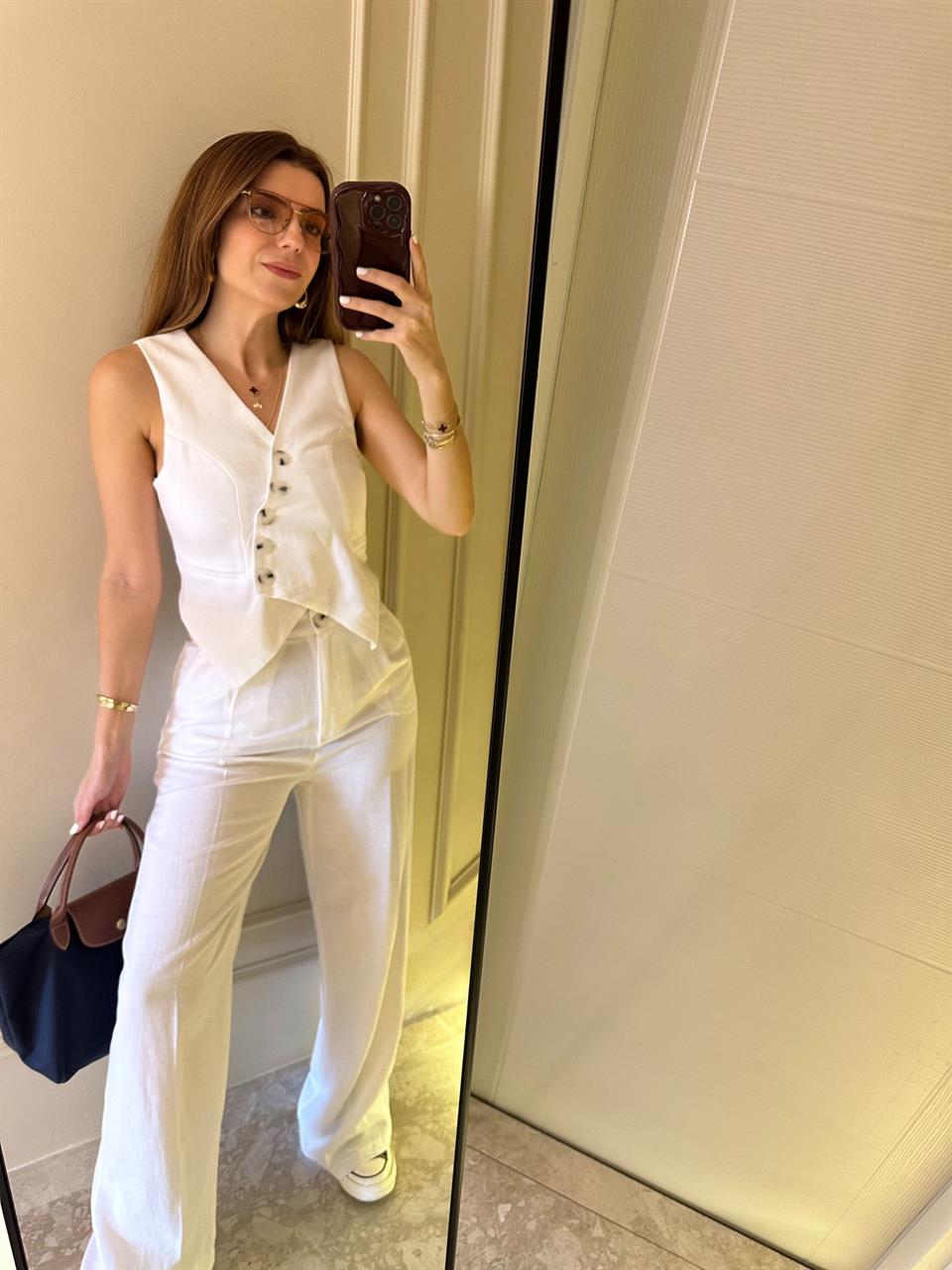 Beyaz Çapraz Düğmeli Yelekli Takım