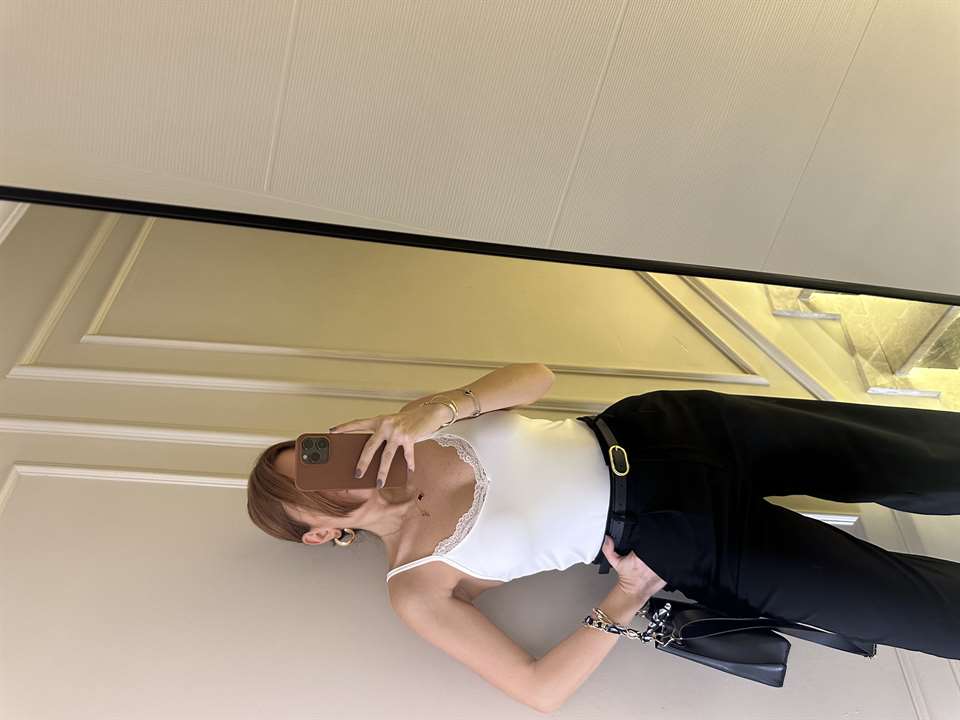 Beyaz Dantel Detay Askılı Bluz