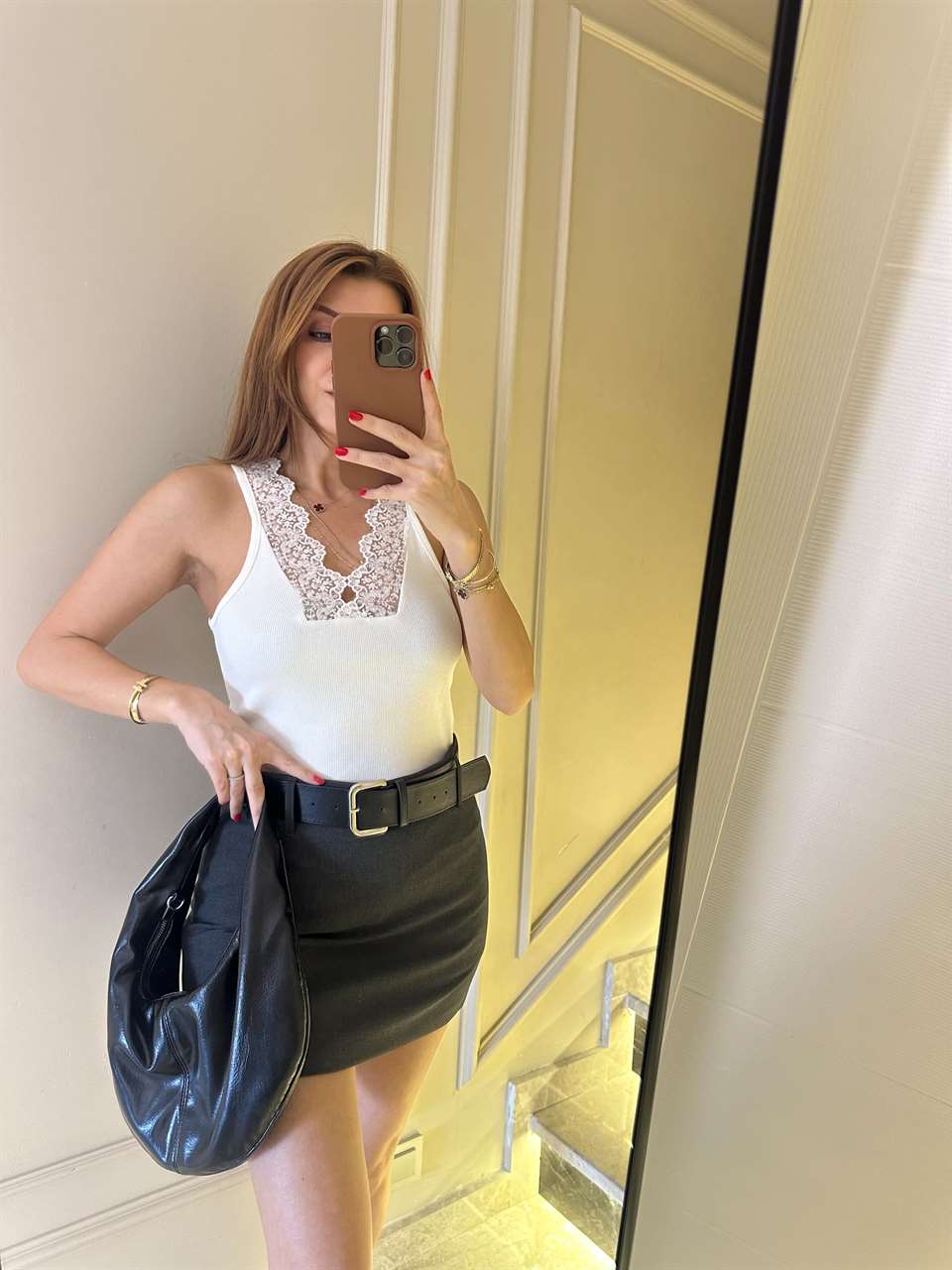 Beyaz Dantelli Fitilli Atlet