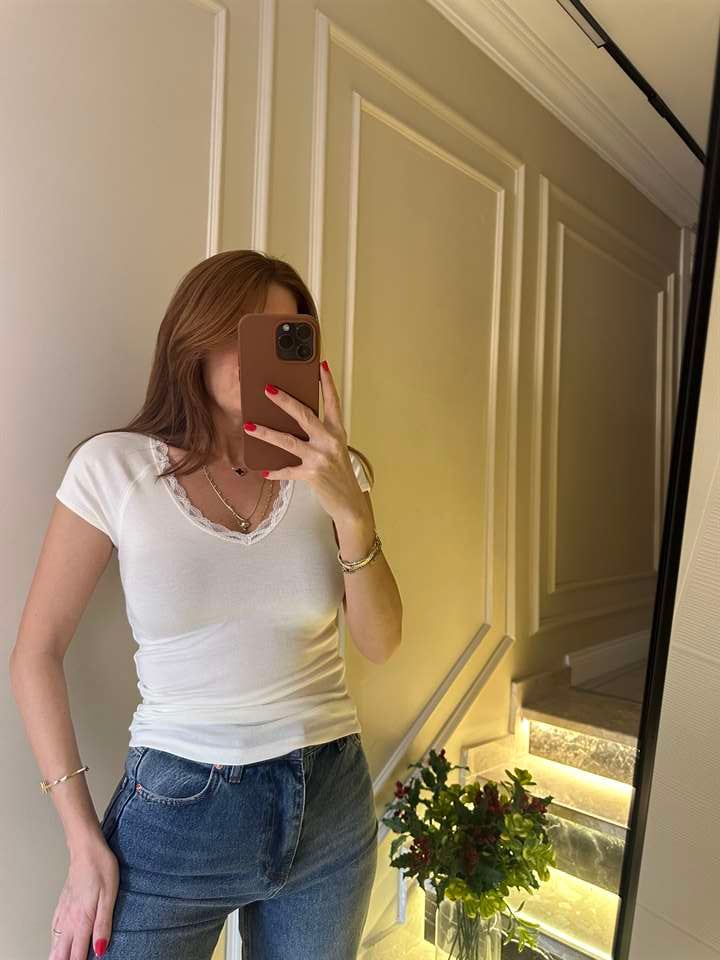 Beyaz Dantelli Soft Touch Tişört