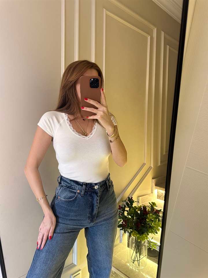 Beyaz Dantelli Soft Touch Tişört