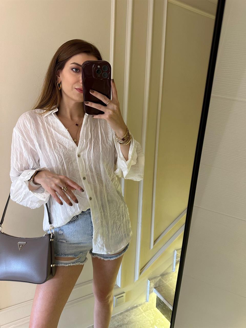 Beyaz Desenli V Yaka Tensel Gömlek