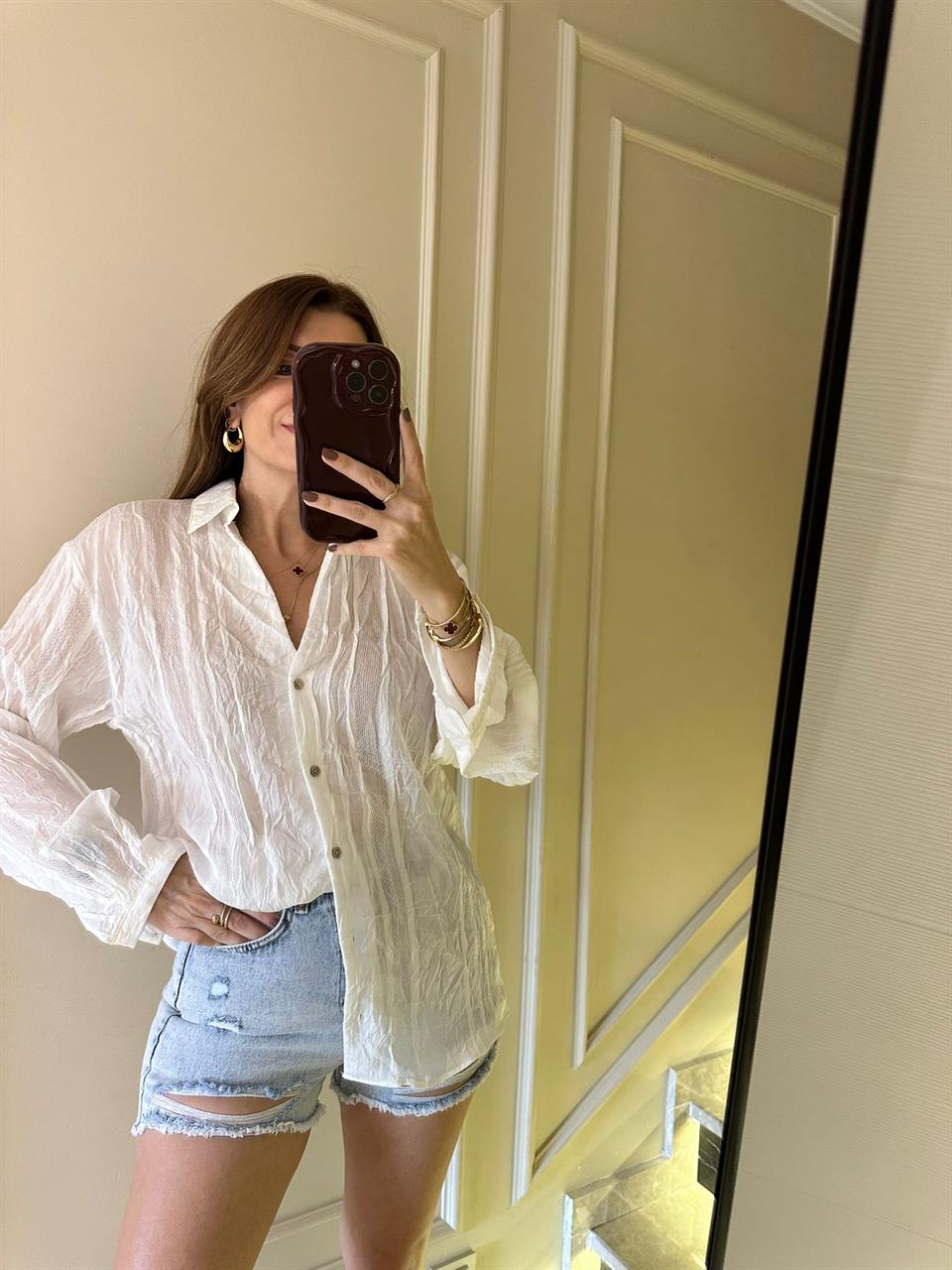 Beyaz Desenli V Yaka Tensel Gömlek