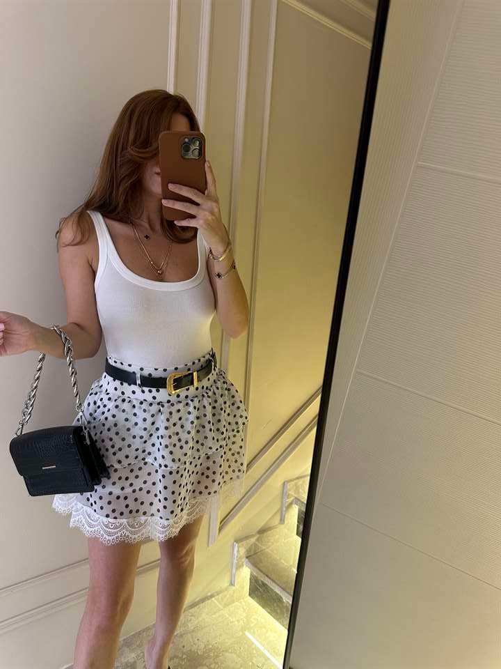 Beyaz Etek Ucu Dantel Puantiyeli Şortlu Etek