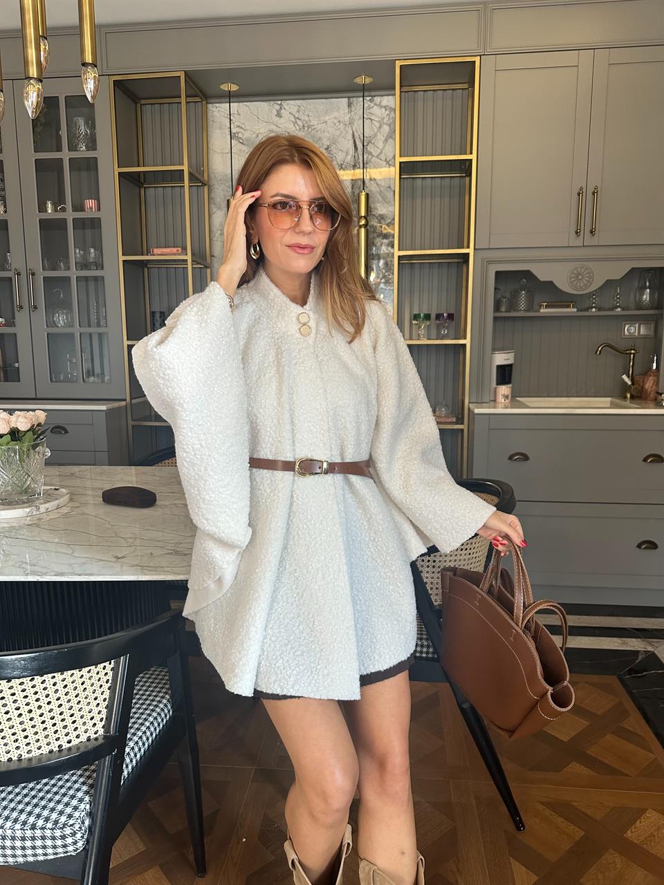 Beyaz Kemerli Buklet Panço