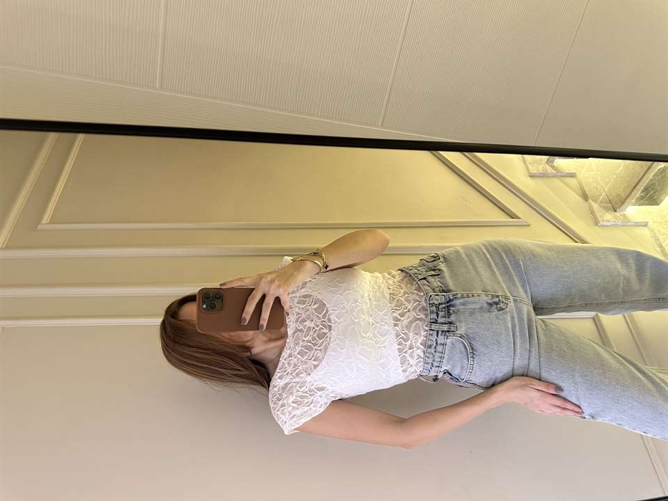 Beyaz Kısa Kol Güpür Bluz