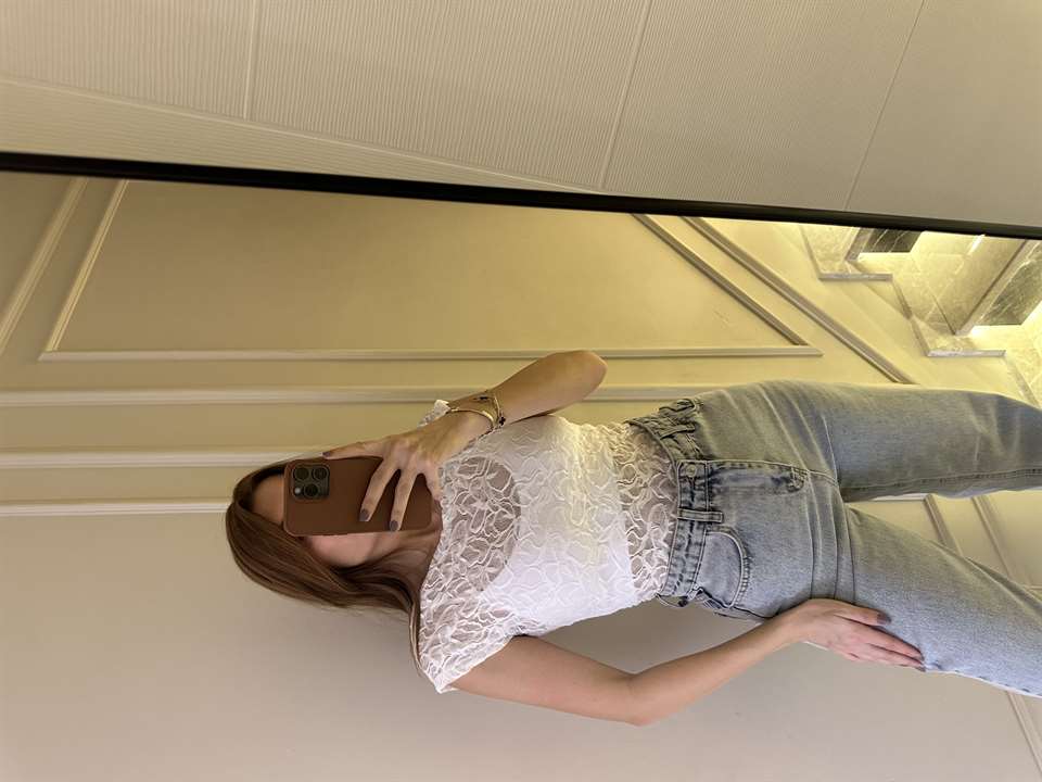 Beyaz Kısa Kol Güpür Bluz