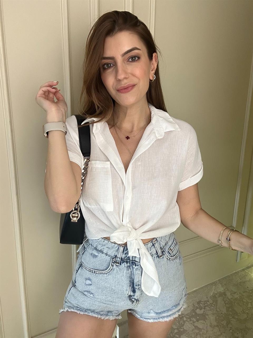 Beyaz Kolsuz Keten Bağlamalı Gömlek