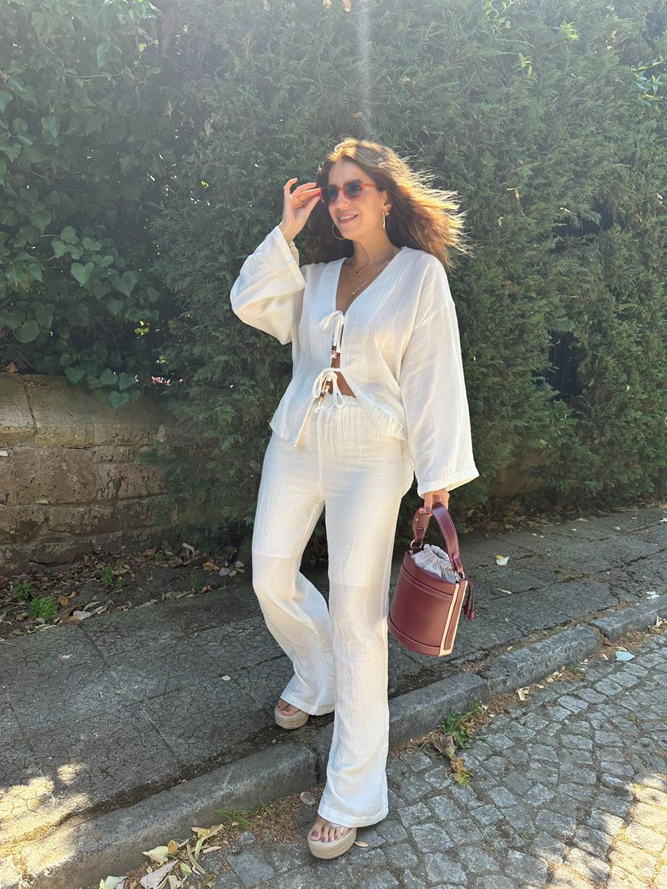 Beyaz Müslin Kumaş Bağlama Detaylı Kimono Takım