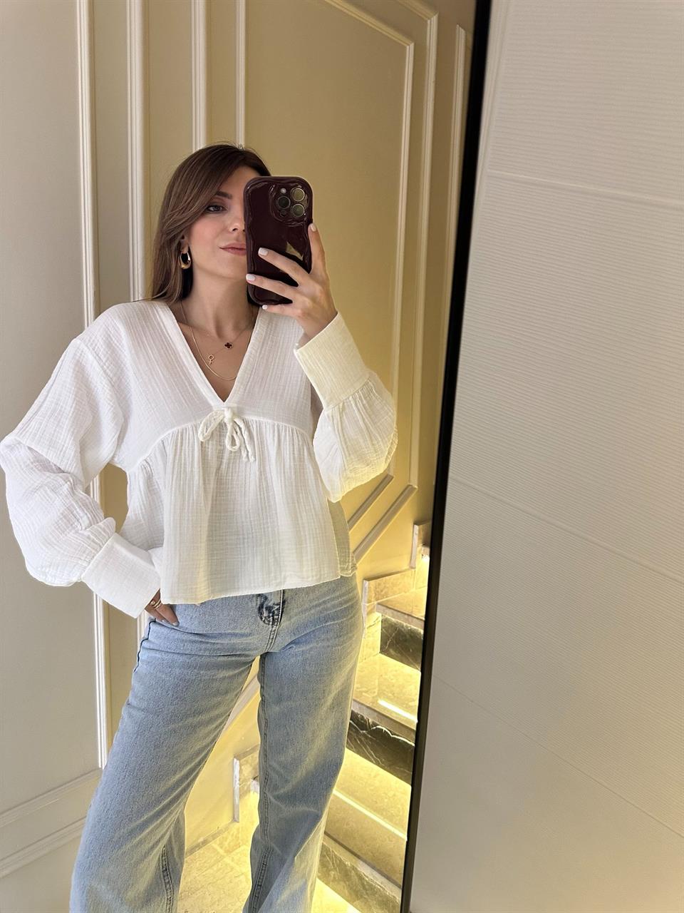 Beyaz Müslin Kumaş V Yaka Bluz