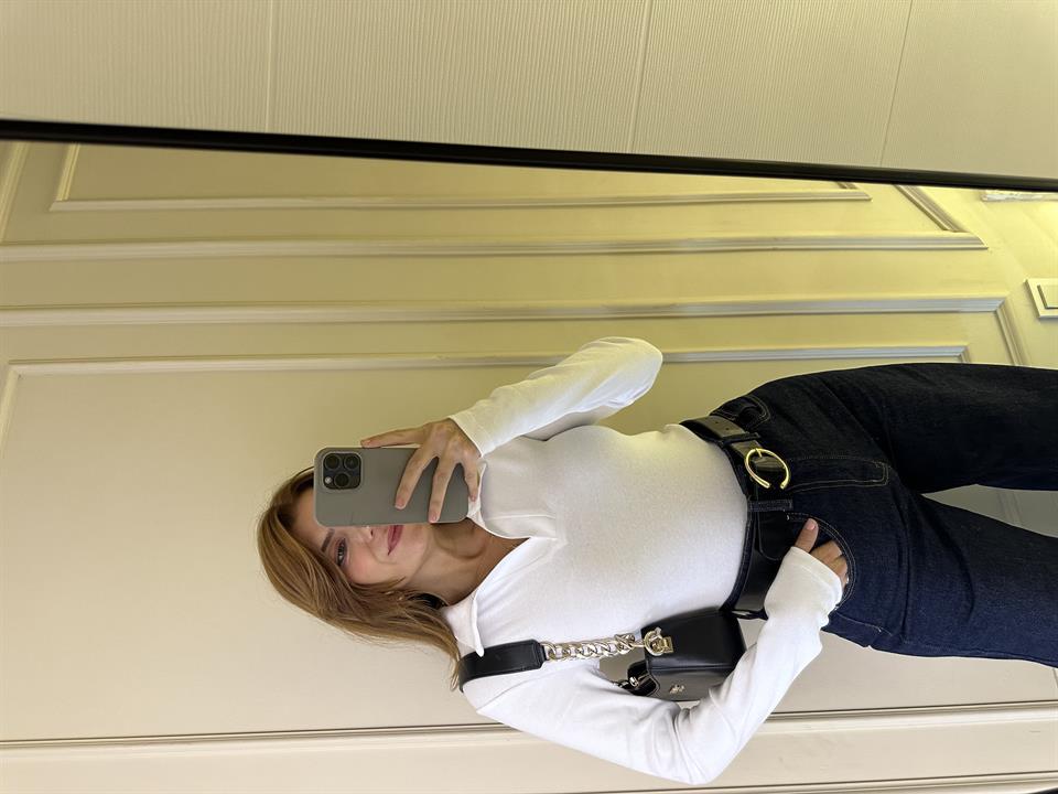 Beyaz Polo Yaka Uzun Kol Bluz