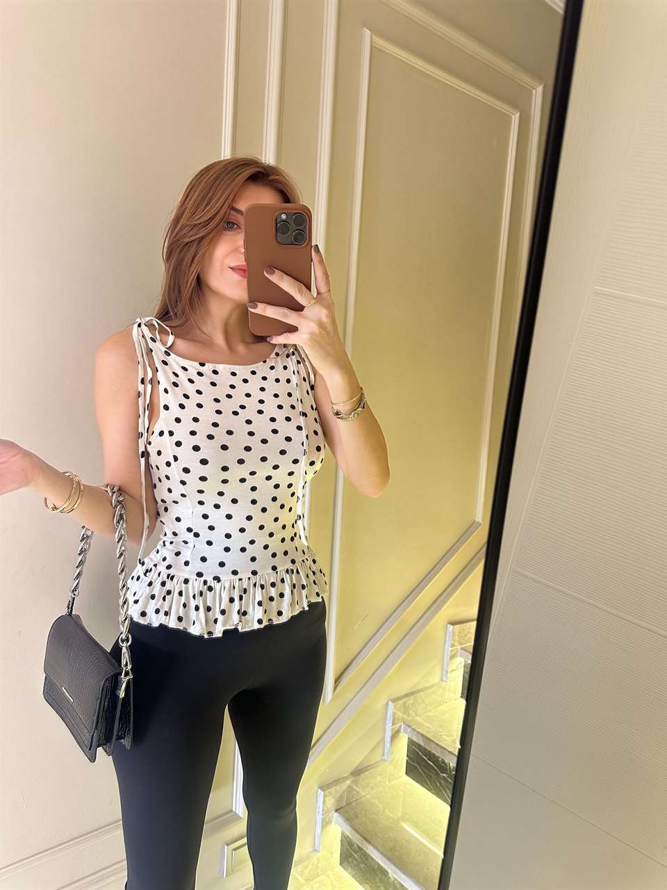 Beyaz Puantiye Desen Bağlamalı Bluz