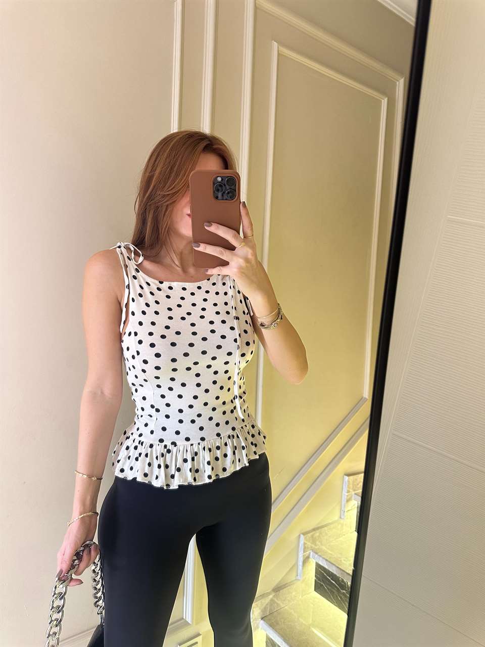 Beyaz Puantiye Desen Bağlamalı Bluz