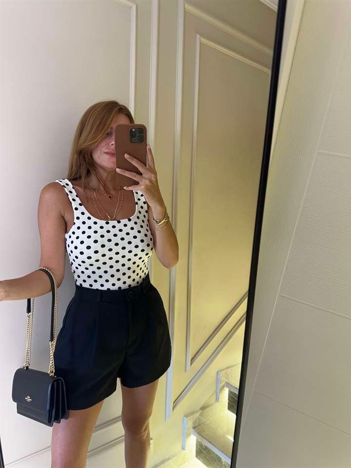 Beyaz Puantiyeli Sırt Açık Bodysuit Zıbın