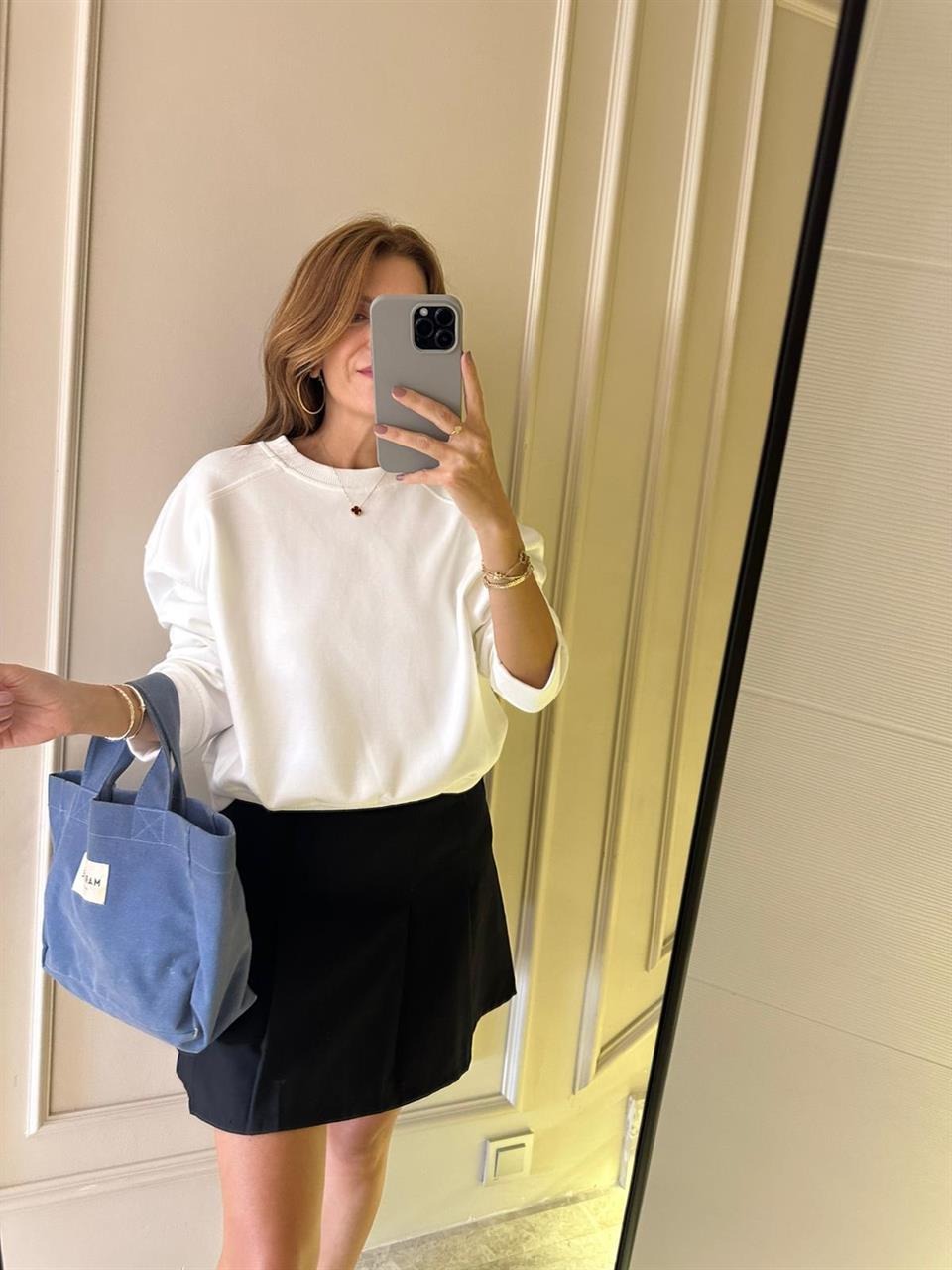 Beyaz Ribanalı Crop Sweatshirt